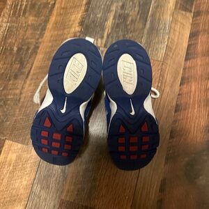 Boys Griffey Red White Blue Size 1.5 Nike